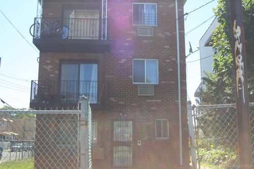 1100 E 221st St, Bronx, NY, 10469-1506 | Card Image