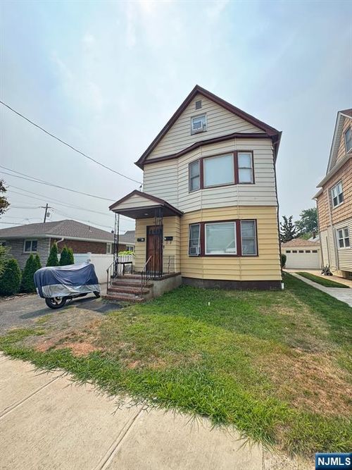 345 2nd St, Saddle Brook, NJ, 07663-6301 | Card Image