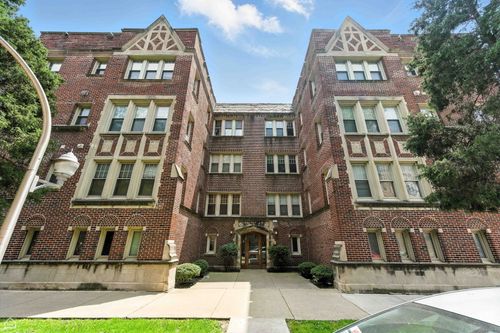 a-2611 Rosemont Ave, Chicago, IL, 60659-1856 | Card Image
