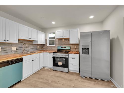 68-1130 S Clinton St, Denver, CO, 80247-2398 | Card Image