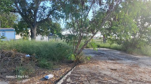 1013 Dona Dr, Corpus Christi, TX, 78407-1301 | Card Image