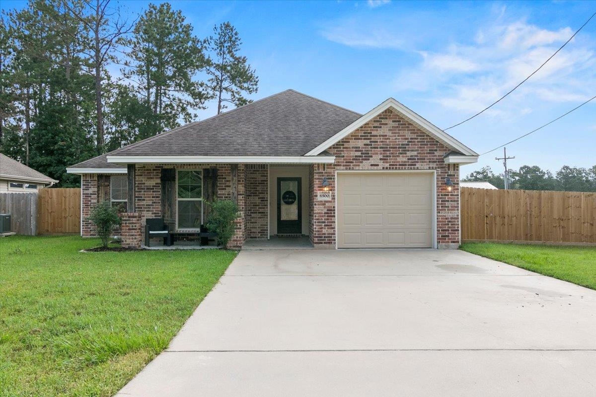 Westwood Village Dr, Lumberton, TX 77657
