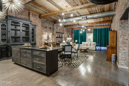 301-809 State St, Bristol, VA, 24201-4143 | Card Image