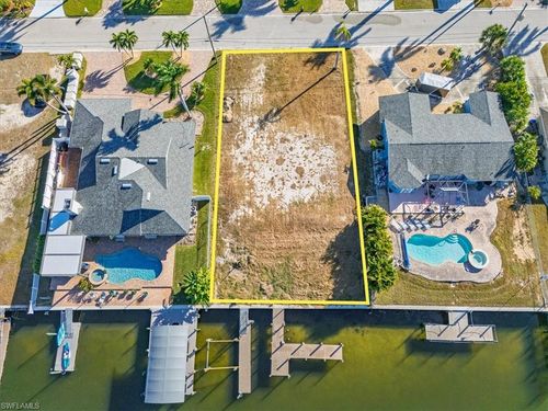18164 Cutlass Dr, Fort Myers Beach, FL, 33931-2302 | Card Image