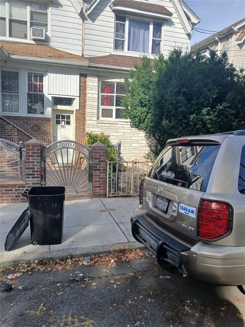 758 E 48th St, Brooklyn, NY, 11203-5802 | Card Image