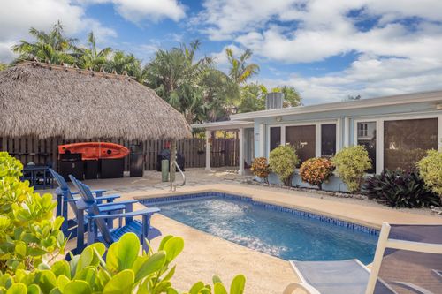 2266 Dolphin Dr, Marathon, FL, 33050-2857 | Card Image