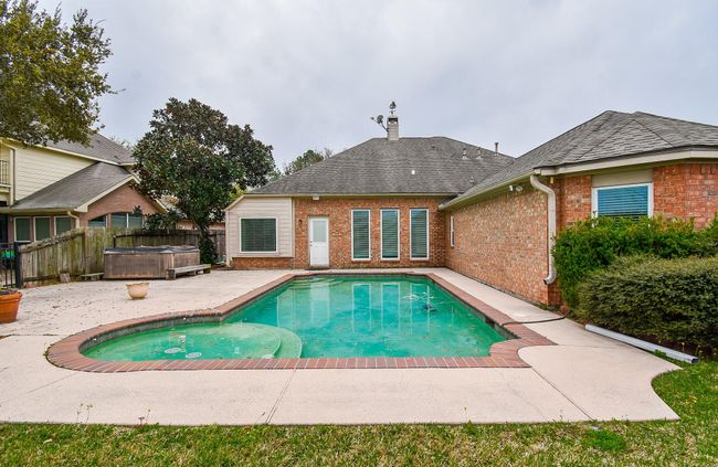 2615 Pinebend Dr, House other with 4 bedrooms, 3 bathrooms and 2 parking in Pearland TX | Image 28