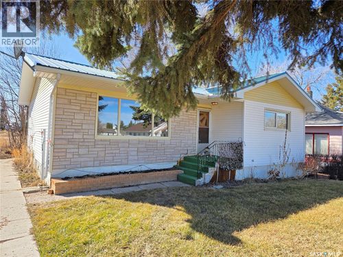 30 Main St, Manor, SK, S0C0R0 | Card Image