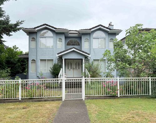 2458 E 5th Avenue, Vancouver, BC, V5M1M5 | Card Image