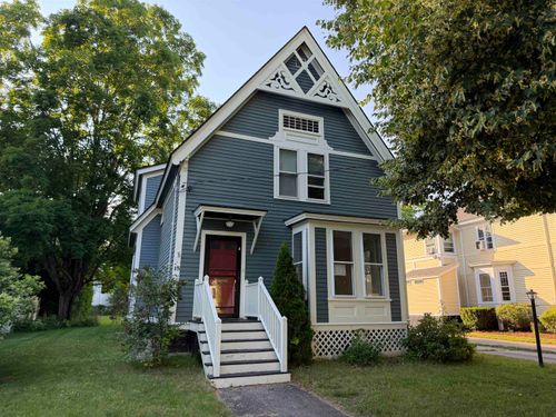 15 Gill St, Exeter, NH, 03833-2608 | Card Image