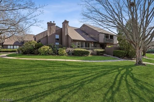 130 Kingsberry Dr, SOMERSET, NJ, 08873-4309 | Card Image