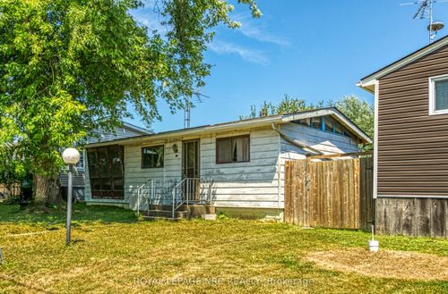 {{alt}} | Card Image