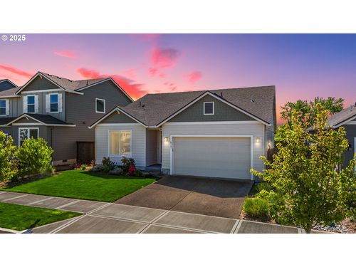 8707 N 1st St, Ridgefield, WA, 98642-5564 | Card Image