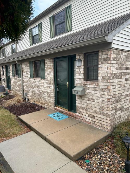 3851 Greenleaf Cir, Kalamazoo, MI, 49008-2510 | Card Image