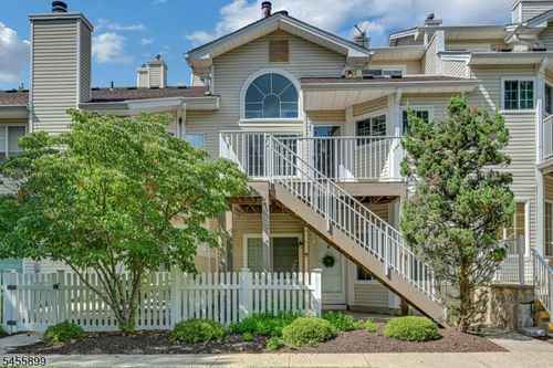 31 Academy Ct, Bedminster, NJ, 07921-1821 | Card Image