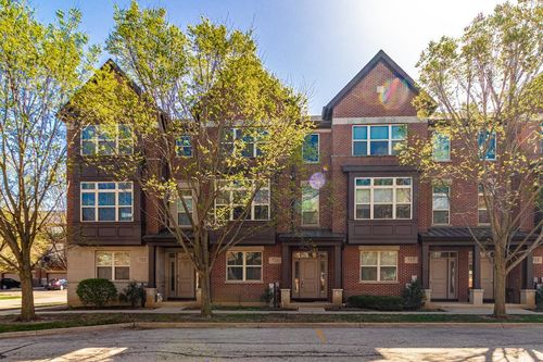 721 Summit Ln, Vernon Hills, IL, 60061-2352 | Card Image