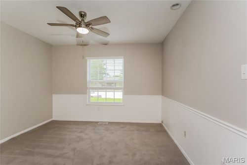 2 Saw Mill Way, Saint Charles, MO, 63303-6135 | Card Image