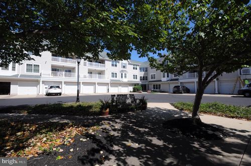 apt-324-42 W College Ave, YARDLEY, PA, 19067-1553 | Card Image