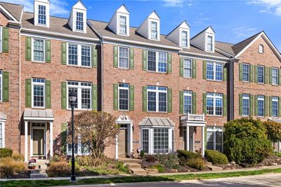 244 Park Square Lane, Townhouse with 3 bedrooms, 3 bathrooms and 2 parking in O'hara PA | Image 2