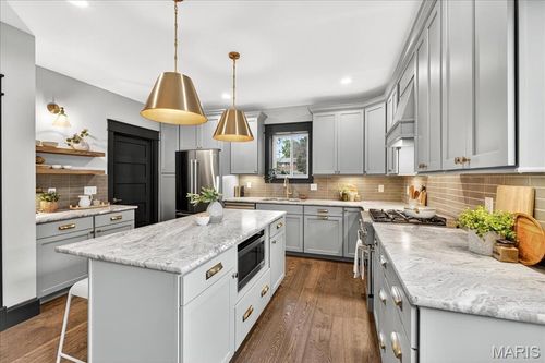 7241 Stanley Ave, Maplewood, MO, 63143-1351 | Card Image