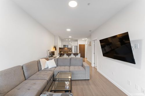 226-15137 33 Ave, Surrey, BC, V3Z0Y1 | Card Image