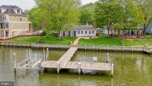 405 Walnut Grove Rd, ESSEX, MD, 21221-6046 | Card Image