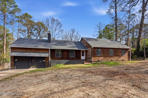 1112 Meadowbrook Rd, Jackson, MS, 39206-6140 | Card Image