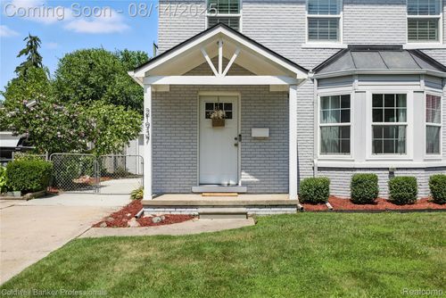 21937 Ridgeway St, Saint Clair Shores, MI, 48080-4086 | Card Image