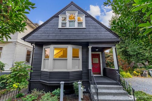 115 11th Ave E, Seattle, WA, 98102-5709 | Card Image