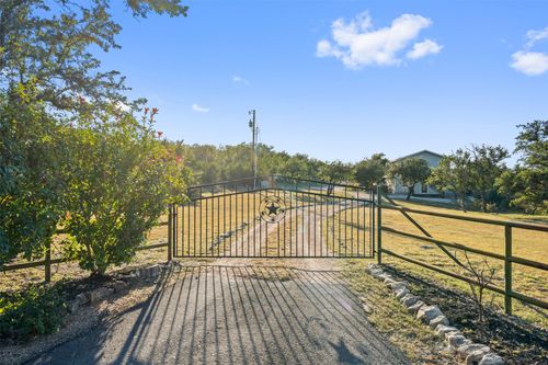 414 Gregg Dr, Spicewood, TX, 78669-4001 | Card Image