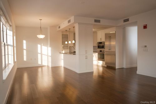 unit-601-10 Byron Pl, Larchmont, NY, 10538-1987 | Card Image