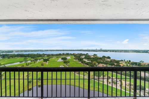 2001-1900 Consulate Place, West Palm Beach, FL, 33401 | Card Image