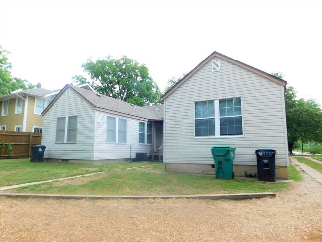 1609 N Locust St, Home with 2 bedrooms, 1 bathrooms and null parking in Denton TX | Image 19