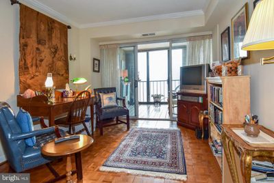 402 - 1250 S Washington Street, Condo with 2 bedrooms, 2 bathrooms and null parking in ALEXANDRIA VA | Image 2