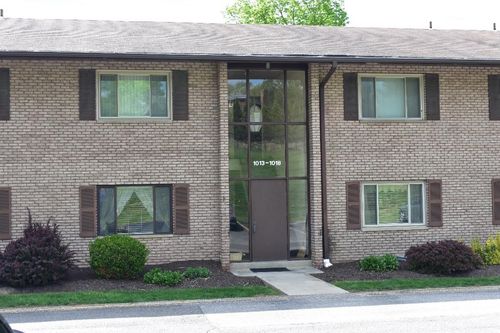 1014 Sanlin Dr, Coraopolis, PA, 15108-2833 | Card Image