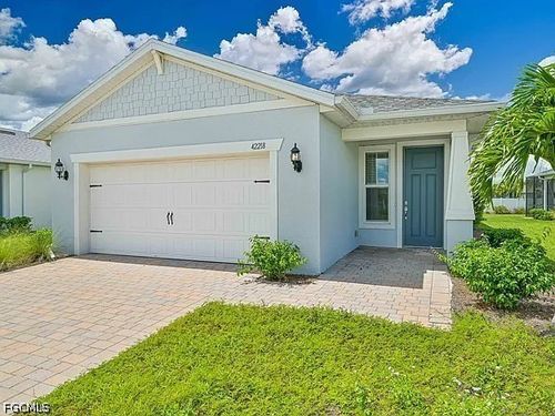 42218 Edgewater Dr, Punta Gorda, FL, 33982-2275 | Card Image
