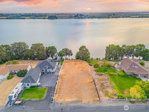 4898 Shorecrest Dr Ne, Moses Lake, WA, 98837-9221 | Card Image