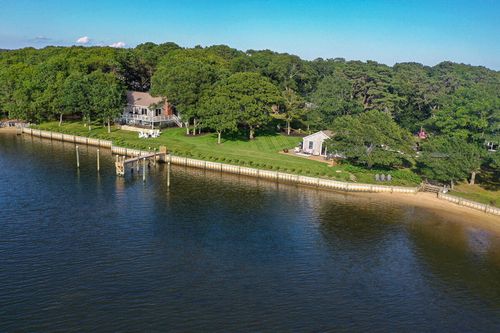 30 Overland Rd, Mashpee, MA, 02649-3933 | Card Image
