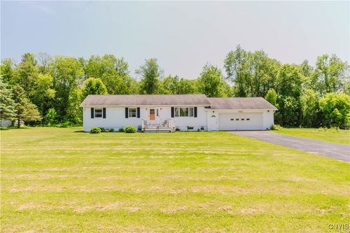 20040 Morin Ln S, Sackets Harbor, NY, 13685-3108 | Card Image