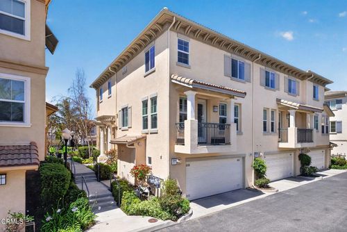 1315 Bayside Cir, Oxnard, CA, 93035 | Card Image