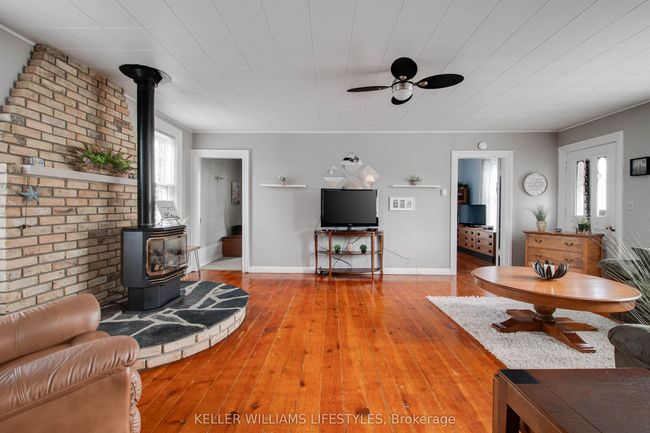 22 Prince St, House other with 2 bedrooms, 1 bathrooms and 6 parking in Forest ON | Image 16