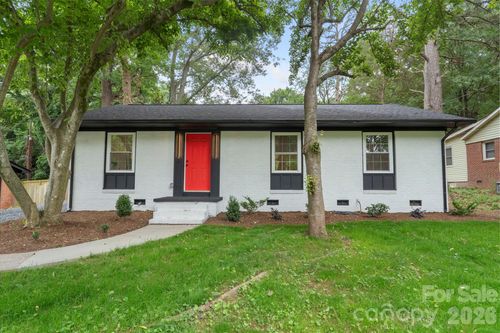 3900 Colebrook Rd, Charlotte, NC, 28215-3243 | Card Image