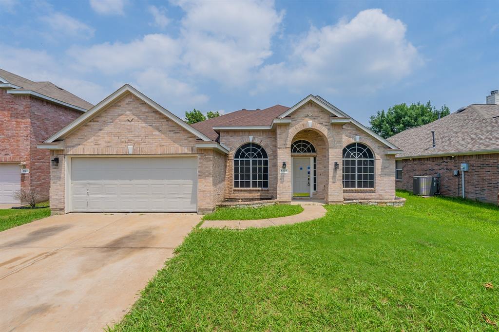 Showdown Ln, Grand Prairie, TX 75052