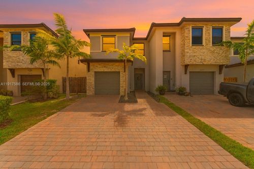 25565 Sw 109th Ave, Homestead, FL, 33032-6363 | Card Image