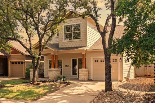 a63-2229 Independence Dr, Austin, TX, 78745-2083 | Card Image