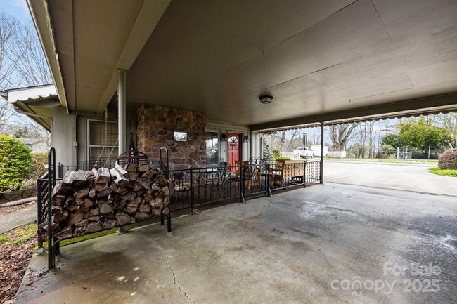 Covered parking in carport | Image 25