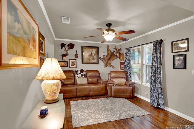404 Schneider St, House other with 3 bedrooms, 2 bathrooms and null parking in Poth TX | Image 6