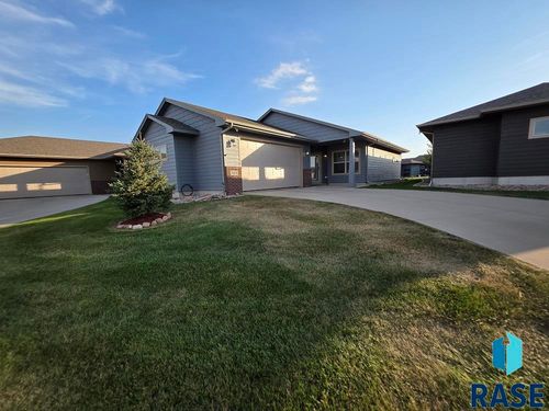 5105 E 61st St Street, Sioux Falls, SD, 57108 | Card Image