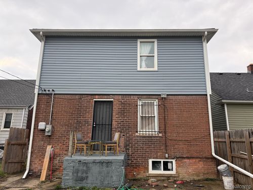 9208 Ward St, Detroit, MI, 48228-2621 | Card Image