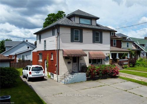 6143 Main St, Niagara Falls, ON, L2G6A2 | Card Image